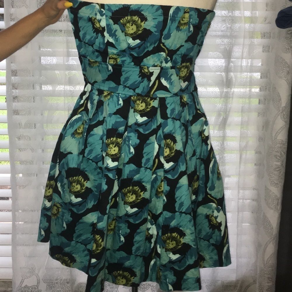 Granny Floral 'Ixia' poppy dress - Picture 3 of 7